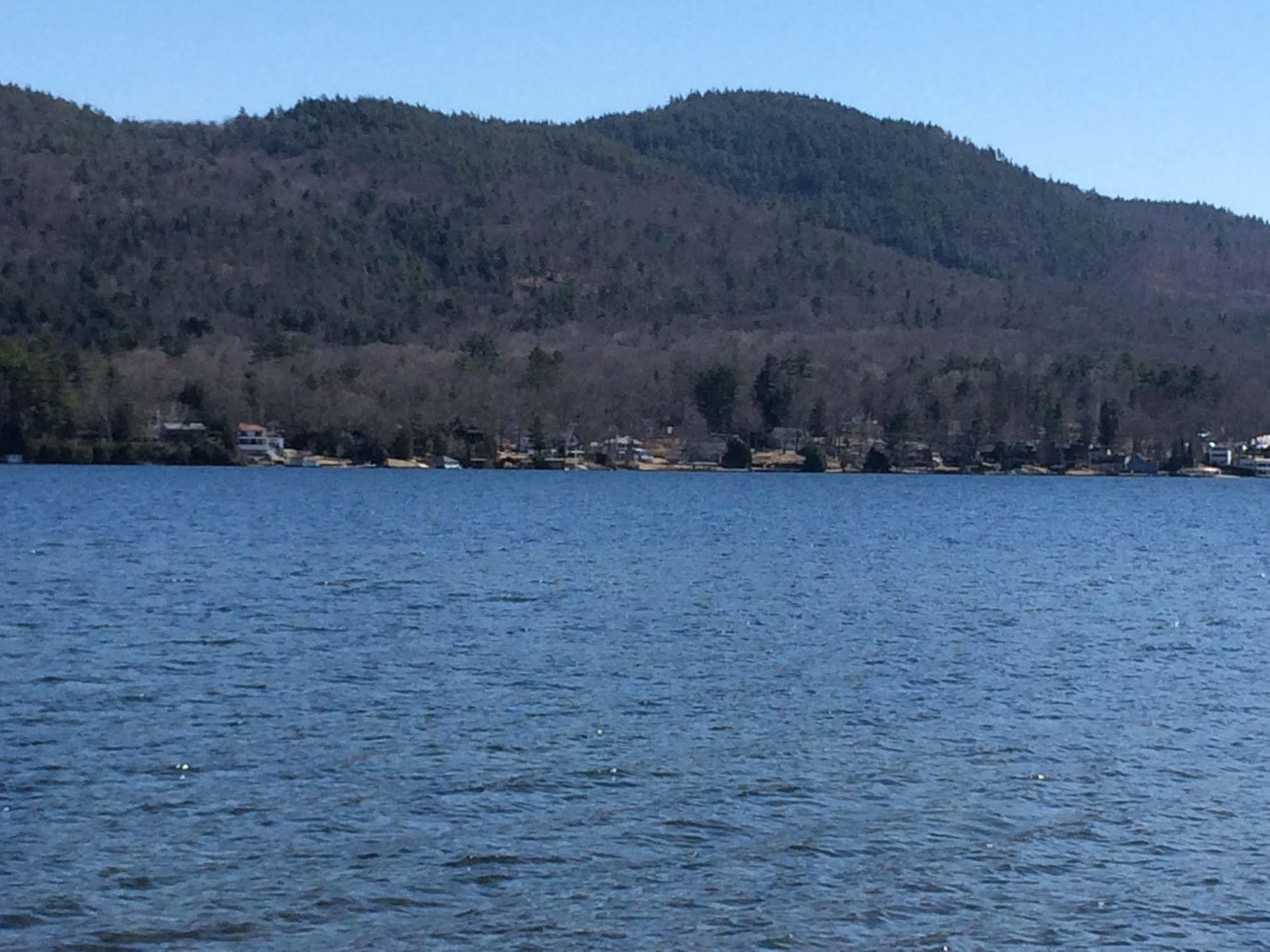 The Sundowner On Lake George Exterior foto